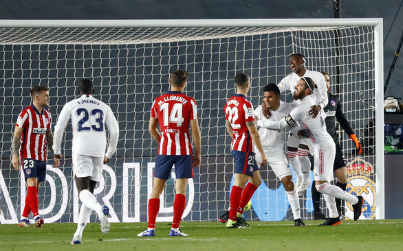 Đánh bại 'kình địch' Atletico Madrid, Real Madrid làm 'sống lại' cuộc đua vô địch